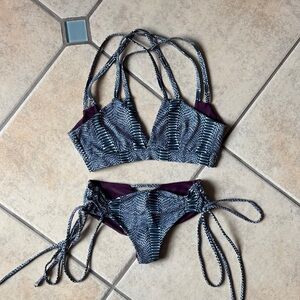 Trendy Black and White Patterned Bikini